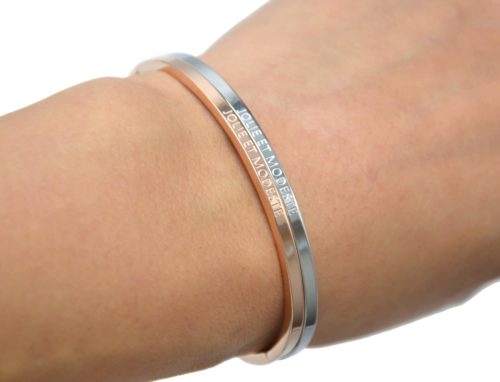 Bracelet-Jonc-Fin-Acier-avec-Message-Jolie-et-Modeste