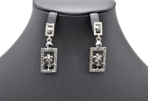 Boucles-dOreilles-Pendantes-Rectangle-et-Fleur-Strass-Gris