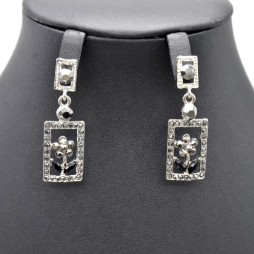 Boucles-dOreilles-Pendantes-Rectangle-et-Fleur-Strass-Gris
