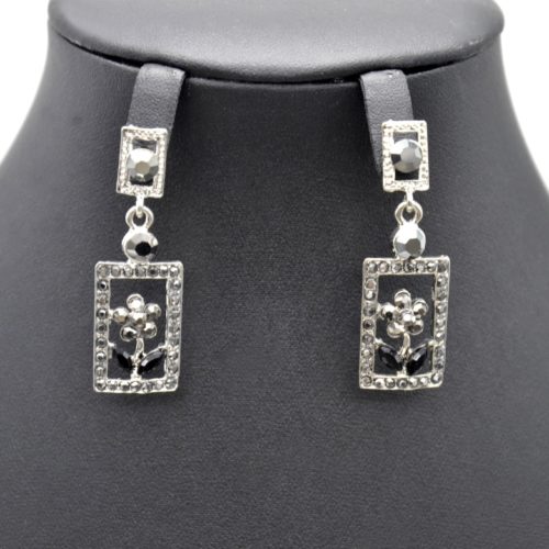 Boucles-dOreilles-Pendantes-Rectangle-et-Fleur-Strass-Gris