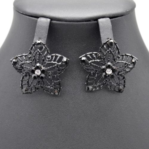 Boucles-dOreilles-Fleur-Ciselee-Metal-Noir-Strass-Noir