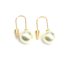 Boucles-dOreilles-Traversantes-Pointe-Metal-Dore-et-Perle-Ecru