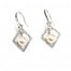 Boucles-dOreilles-Losange-Contour-Metal-Argente-Strass-et-Perle-Ecru