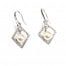 Boucles-dOreilles-Losange-Contour-Metal-Argente-Strass-et-Perle-Ecru