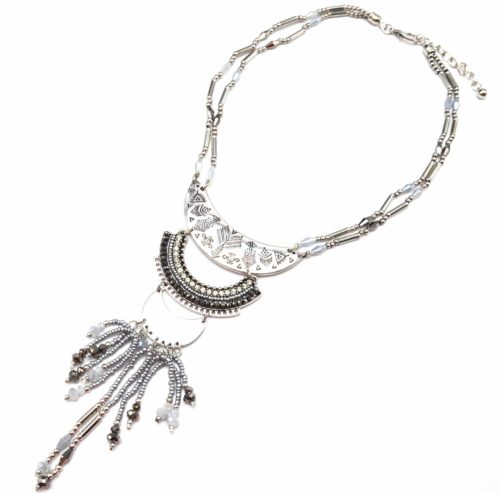 Collier-Pendentif-Multi-Rangs-Torque-Motif-Ethnique-Strass-et-Perles-Rocaille-Gris