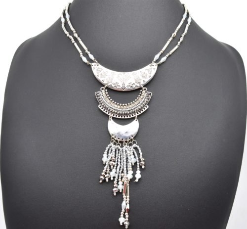 Collier-Pendentif-Multi-Rangs-Torque-Motif-Ethnique-Strass-et-Perles-Rocaille-Gris