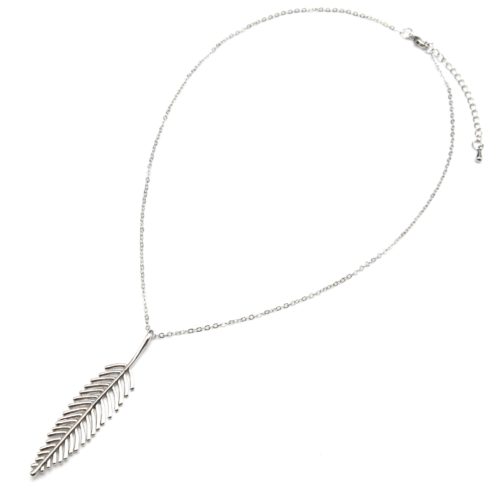 Collier-Fine-Chaine-Pendentif-Feuille-Ciselee-Metal-Argente