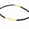 Collier-Choker-Ras-du-Cou-Feutrine-Noir-et-Bande-Metal-Dore