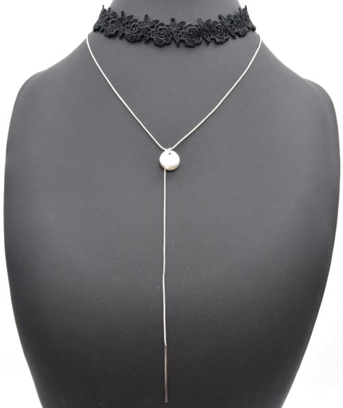 Collier-Choker-Ras-du-Cou-Bande-Fleurs-Dentelle-Noir-avec-Chaine-Cercle-et-Barre-Metal-Argente