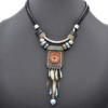 Collier-Cordons-avec-Pendentif-Ethnique-Simili-Cuir-Bouton-Plumes-et-Perles-Noir
