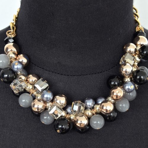 Collier-Chaine-Metal-Plastron-Grappe-de-Perles-NoirGris