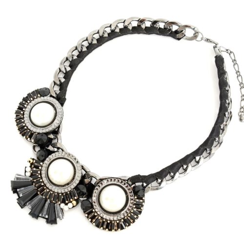 Collier-Plastron-Chaine-Ruban-et-Pendentif-Ethnique-Noir-Perles-et-Pierres