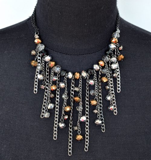 Collier-Plastron-Multi-Chaines-Metal-et-Perles-Facettes-NoirGrisTaupe