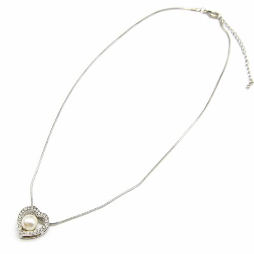 Collier-Pendentif-Coeur-Contour-Strass-Argente-et-Perle-Ecru-au-Centre