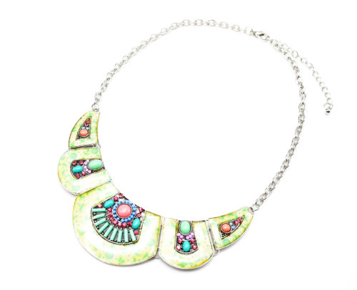 Collier-Plastron-Arrondi-Motif-Fleurs-avec-Pierres-et-Strass-Vert