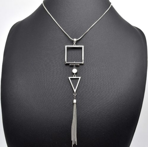 Collier-Pendentif-Carre-Triangle-Inverse-et-Franges-Metal-Argente