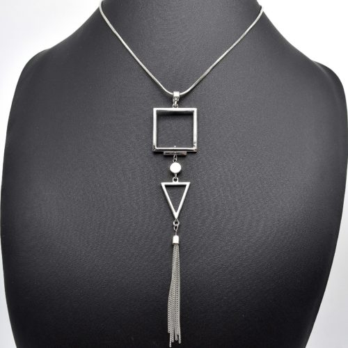 Collier-Pendentif-Carre-Triangle-Inverse-et-Franges-Metal-Argente