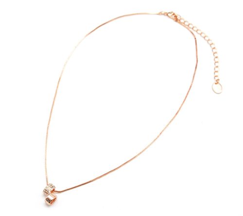 Collier-Fine-Chaine-et-Pendentif-Anneaux-Metal-Strass-Or-Rose