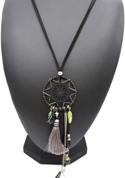 Sautoir-Collier-Cordons-Noir-Pendentif-Cercle-Motif-Ajoure-Pompons-et-Plumes