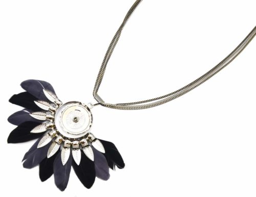 Sautoir-Collier-Pendentif-Cercle-Nacre-Contour-Feuilles-Metal-et-Plumes-Noir-Gris