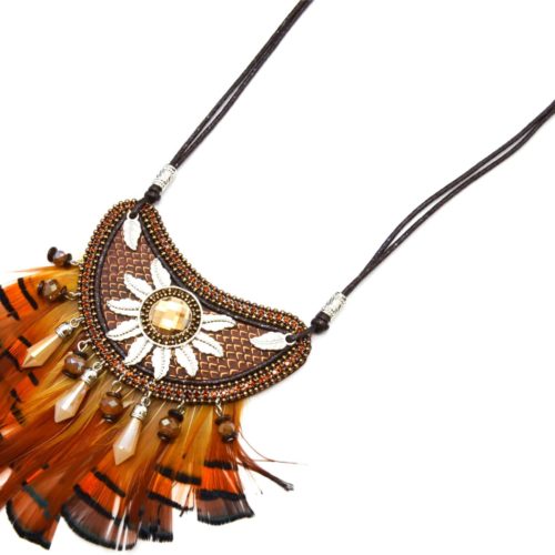 Sautoir-Collier-Cordons-Pendentif-Ecailles-Feuilles-Metal-Perles-et-Plumes-Marron