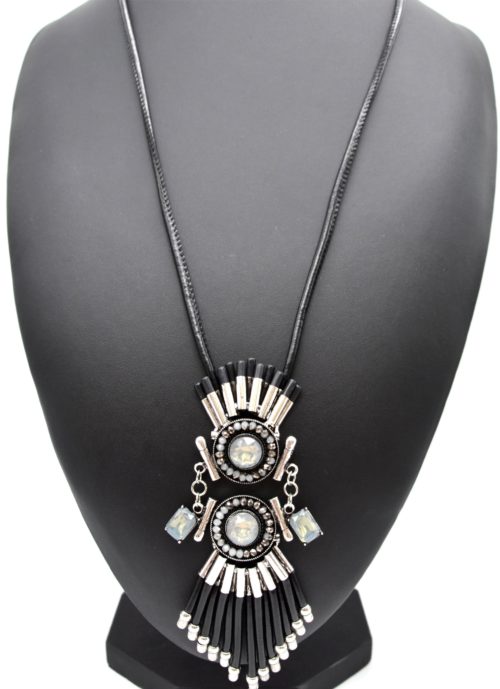 Sautoir-Collier-Cordon-Pendentif-Pierres-Metal-Vieilli-Argente-et-Tubes-Simili-Cuir-Noir