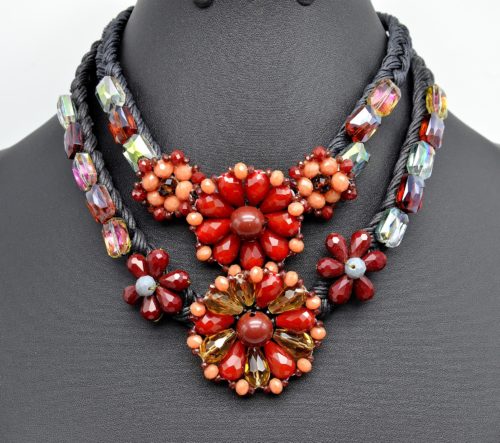 Collier-Plastron-Double-Cordons-Tresses-avec-Fleurs-en-Perles-Bordeaux-Noir