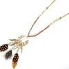 Sautoir-Collier-Pendentif-Cercle-Ethnique-Ailes-dAnge-Metal-et-Plumes-Beige