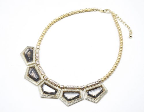 Collier-Plastron-Pendentif-Formes-Geometriques-avec-Perles-a-lInterieur-NoirDore