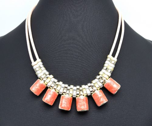 Collier-Plastron-Cordon-Brillant-et-Pendentif-6-Pieces-Metal-Corail