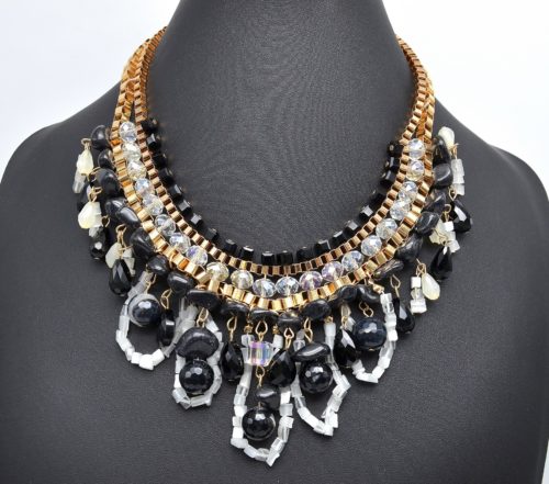 Collier-Plastron-Multi-Rangs-Perles-et-Pierres-Noir-Blanc