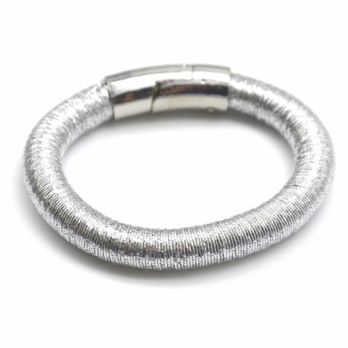 Bracelet-Multi-Fils-Metallises-Enroules-Argente