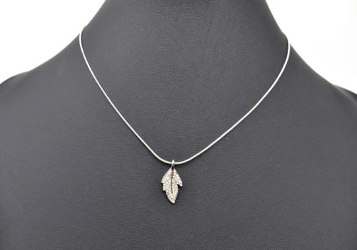 Collier-Pendentif-Feuille-Metal-Strass-Argente