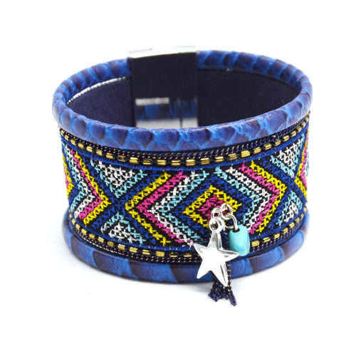 Bracelet-Manchette-Simili-Cuir-Ecailles-Fils-Motif-Azteque-et-Charms-Etoile-Pierre