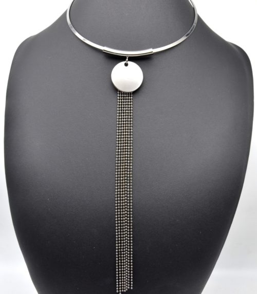 CC1182E - Collier Fine Torque Pendentif Médaille et Chaînes Pendantes Métal Gris – Image 2