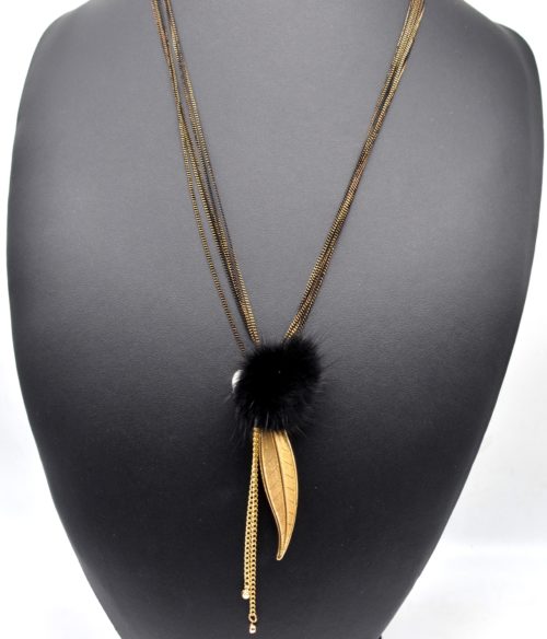 Sautoir-Collier-Multi-Chaines-avec-Pendentifs-Feuille-Metal-Dore-et-Pompon-Noir