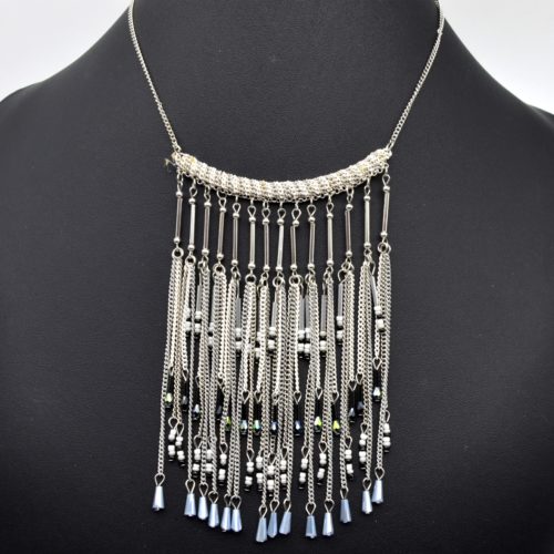 Collier-Plastron-Ethnique-Multi-Chaines-Pendantes-Metal-et-Perles-Gris