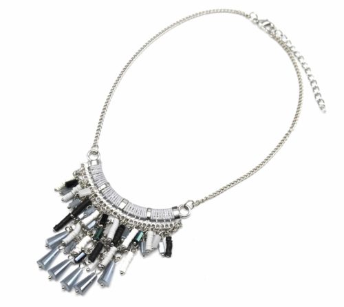 Collier-Plastron-Pendentif-Metal-Argente-avec-Multi-Perles-et-Pierres-Grises