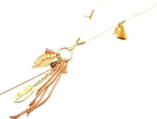 Sautoir-Collier-Cordon-Pendentif-Cercle-Metal-Dore-avec-Perles-Feuilles-et-Pompon-Beige