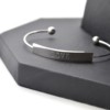 Bracelet-Jonc-Ouvert-Acier-Argente-avec-Rectangle-Message-Love