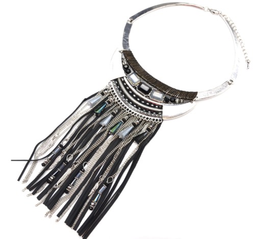 Collier-Plastron-Torque-Metal-Vieilli-Argente-avec-Pierres-Chaines-et-Franges-Ethnique-Noir