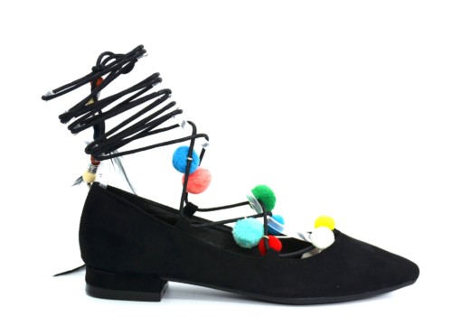 Ballerines-Effet-Daim-Uni-avec-Bout-Pointu-Petit-Talon-et-Lacet-Cordon-a-Nouer-Cheville-avec-Pompons-Multicolore-et-Plumes-Noir