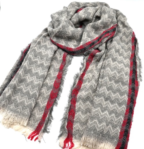 Echarpe-Longue-Automne-Hiver-Motif-Chevrons-Degrade-Gris-avec-Contour-Bandes-Rouge