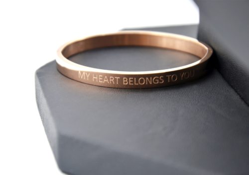 Bracelet-Jonc-Moyen-Acier-Or-Rose-avec-Message-My-Heart-Belongs-To-You