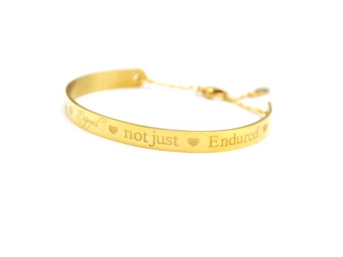 Bracelet-Demi-Jonc-et-Chaine-Acier-Dore-avec-Message-Life-is-to-be-enjoyed-not-just-endured