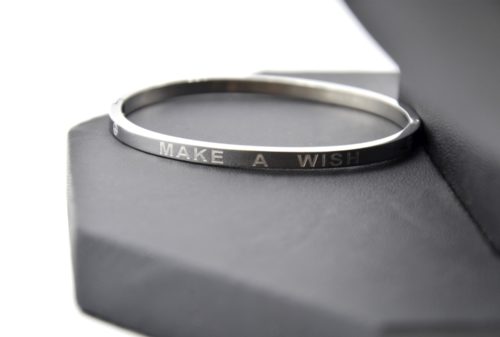 Bracelet-Jonc-Fin-Acier-Argente-avec-Message-Make-A-Wish