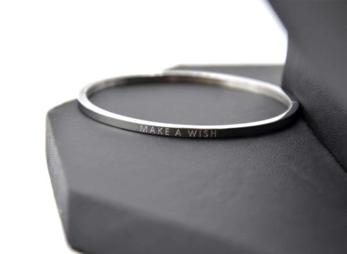 Bracelet-Jonc-Fin-Acier-Argente-avec-Message-Make-A-Wish