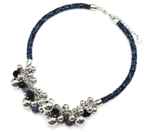 Collier-Ras-du-Cou-Clous-Brillants-Bleu-avec-Grappe-de-Perles-et-Boules-Metal-Argente