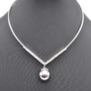 Collier-Torque-Ouvert-Pointu-avec-Rangee-de-Strass-et-Boule-Metal-Argente