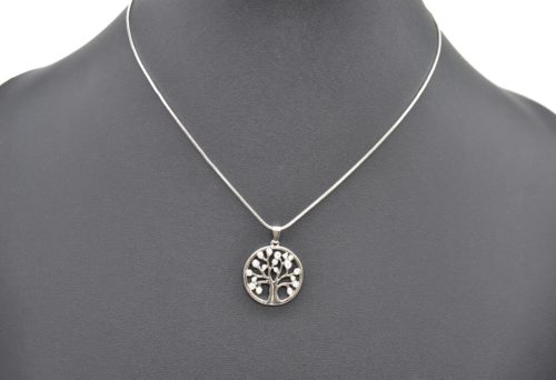 Collier-Fine-Chaine-et-Pendentif-Cercle-Arbre-de-Vie-Ajoure-Metal-Strass-Argente